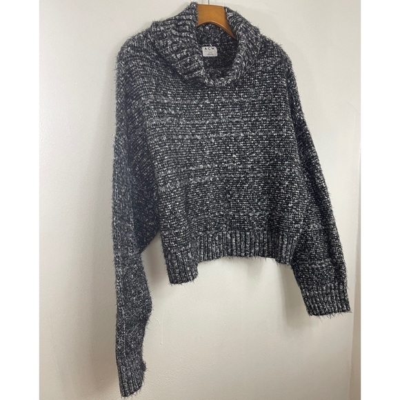A. C. W. Women’s Sweater   Knit Turtlenecks Cropper Size: XL - Picture 1 of 7